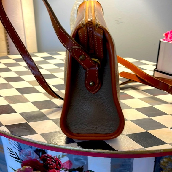 Exceptionally Good Condition Dooney&Bourke Cross B - Picture 8 of 14